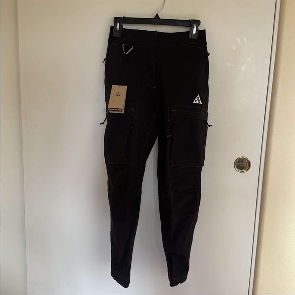 Nike Women's ACG Smith Summit Cargo Pants - Picture 4 of 7